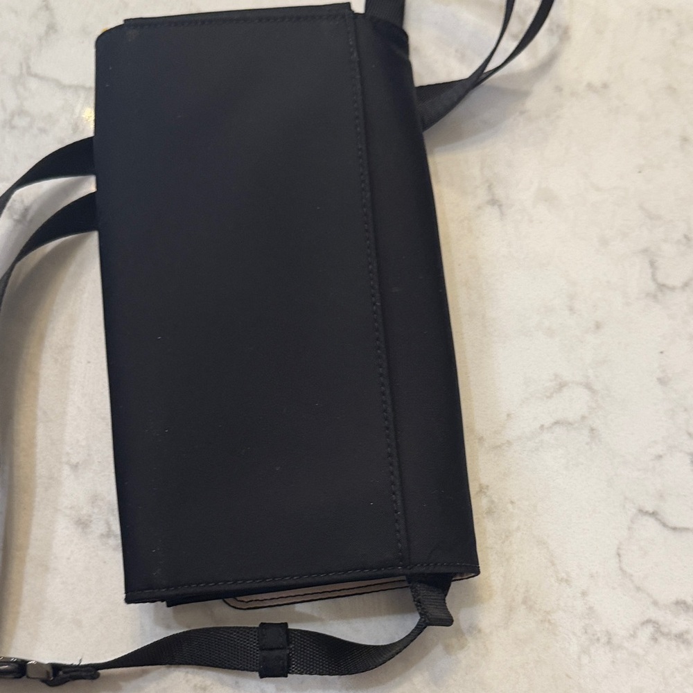 Lululemon Black Crossbody clutch Bag - Picture 3 of 6